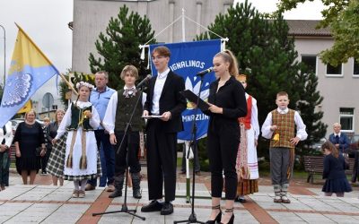 Rugsėjo 1 d. miesto aikštėje vyko Mokslo ir žinių dienos šventė