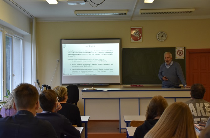 Ignalinos gimnazijoje lankėsi Profesinio mokymo centro „Žirmūnai“ atstovai