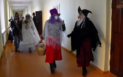 Persirengėliai vaišino blynais, bei varė iš kiemo žiemą