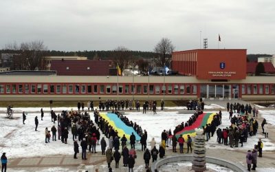 Ignalinos Česlovo Kudabos gimnazijos bendruomenė dalyvavo Ukrainos palaikymo akcijoje.