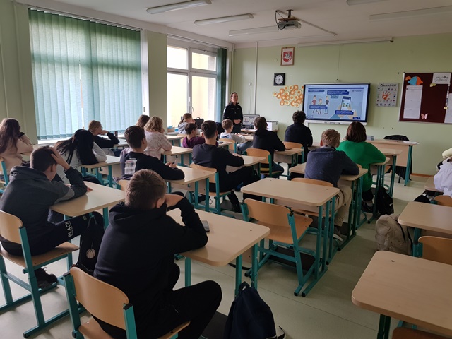Mokiniai susitiko su Utenos apskrities VPK Ignalinos rajono PK Veiklos skyriaus tyrėja