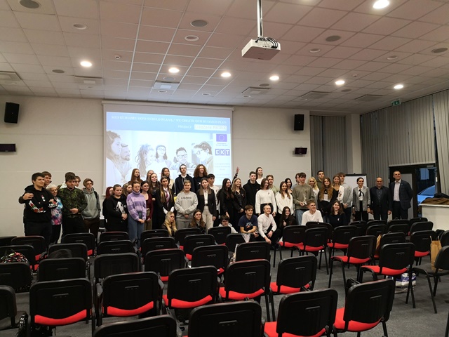 Įveiktas antras verslumo ugdymo projekto „CREAzone Matrix“ etapas