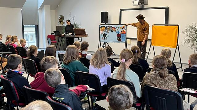 3a ir 3b klasių mokiniai dalyvavo projekte „Pasakų terapija“