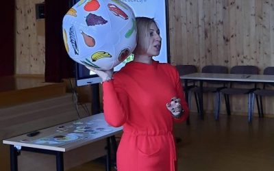 Mokiniai dalyvavo sveikatai palankios mitybos teoriniame ir praktiniame užsiėmime „Dešimt patarimų moksleiviams, kaip sveikai maitintis“