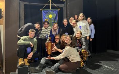 Teatras IKI dalyvavo Respublikiniame Klaipėdos universiteto absolventų mokyklinių teatrų festivalyje „Aitvarai 2023“