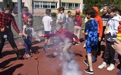 Renginys–akcija „Pūsk burbulus, o ne dūmus“