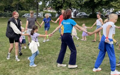 Teatras IKI lankėsi Stokholmo „Saulės“ lituanistinės mokyklos organizuotoje stovykloje