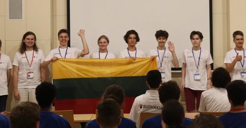 Slovakijoje, Vidurio Europos matematikos olimpiadoje apdovanotas mūsų gimnazijos abiturientas
