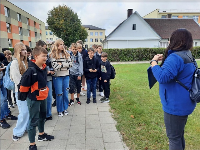Septintokai dalyvavo ekskursijoje „J. Grunda ir jo kūryba“