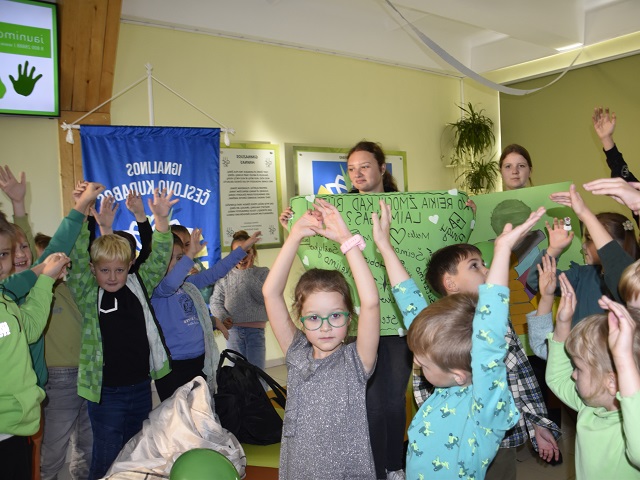 Gimnazijoje buvo vykdoma akcija „Žalia šviesa gyvenimui“