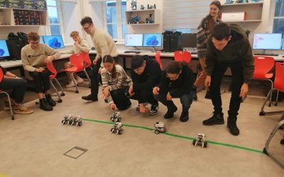 Gimnazistai lankėsi Utenos regioniniame STEAM atviros prieigos centre
