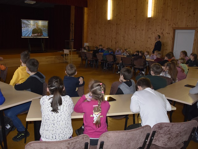 Renginys 2–4 klasių mokiniams „Mes mokame (mokomės) plaukti“