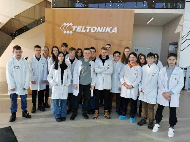 Devintokų apsilankymas technologijų įmonėje „Teltonika“