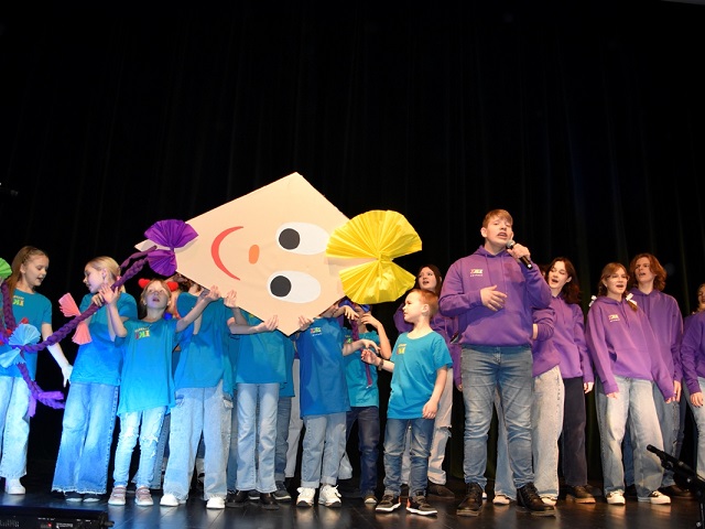 Klaipėdos universiteto absolventų mokyklinių teatrų festivalis „Aitvarai“