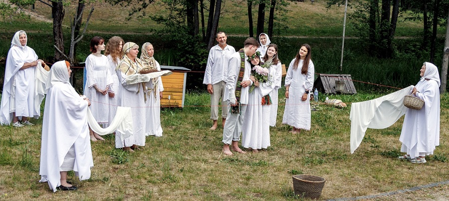 Teatras IKI – jubiliejinės Dainų šventės Teatro dienos „Esaties lieptais“ dalyviai!