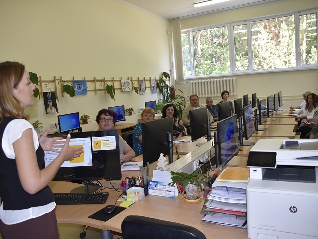 Gimnazijoje vyko susitikimas-kūrybinės dirbtuvės „Atrask pilietiškumo mokyklą“