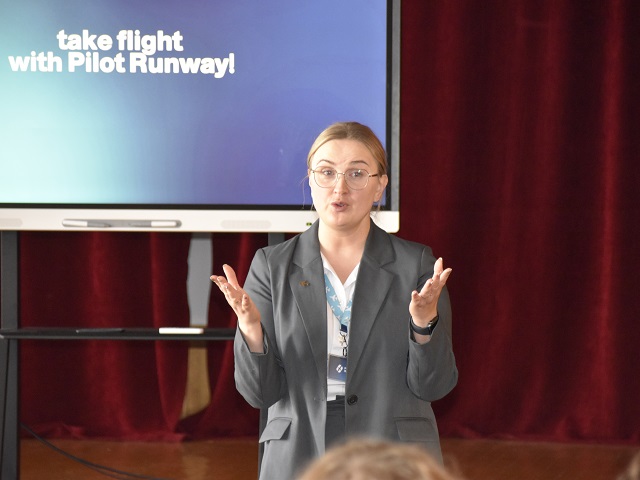 Gimnazistai dalyvavo programos „Pilot Runway“ pristatyme