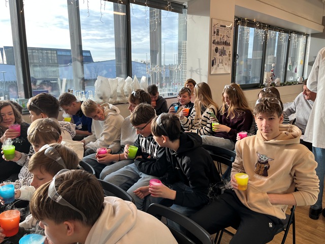 Edukacijoje „Sėkmingos klaidos – eksperimentai laboratorijoje“