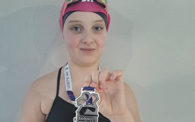 Jaunosios plaukikės pergalė!