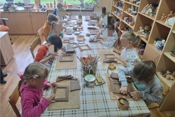 Pradinių klasių mokinių projektas „Dovana tėveliui“