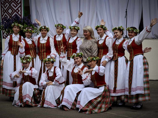 Respublikinis liaudiškų šokių festivalis „Ežerų šėltinis“