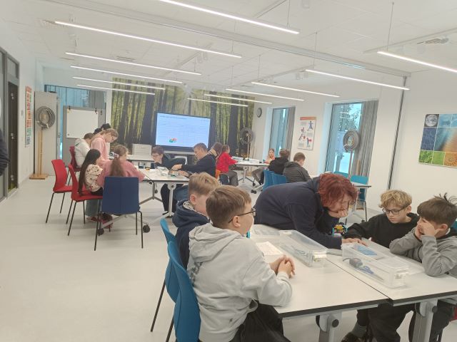 STEAM veiklos Niutono kambaryje