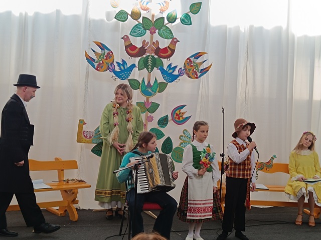 Šurmuliuojanti Kaziuko mugė Vidiškių gimnazijoje