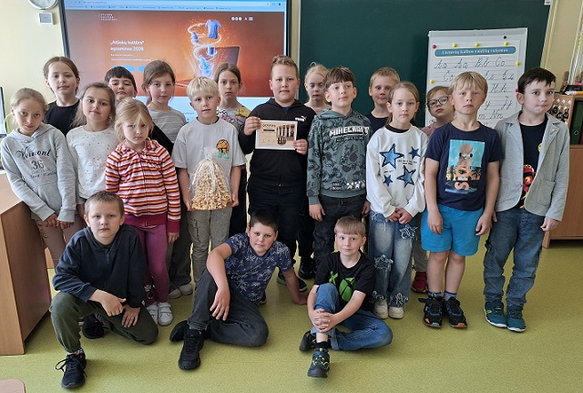 2b klasės mokiniai dalyvauja Atliekų kultūros egzamine